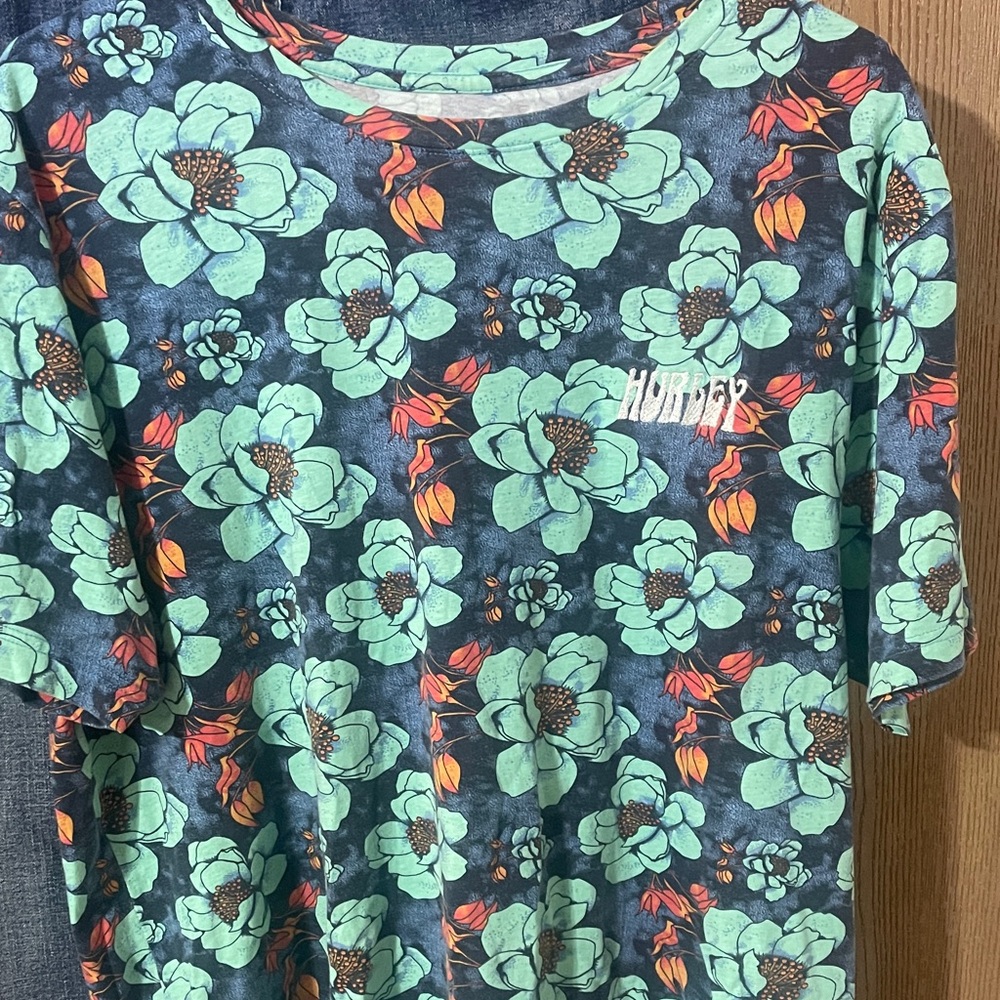 Hurley Tropical Floral Tee - Black, Green, Orange ALSO mens GS-115 jeans size 32